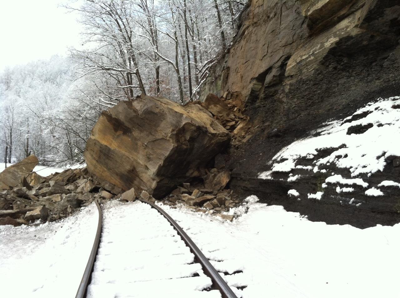 2012-01-18z12rock1.jpg (192836 bytes)